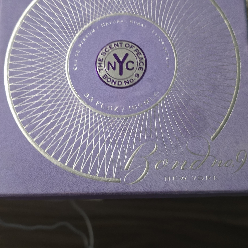 Bond No. 9 New York The Scent of Peace - Purple Bottle - Picture 2 of 2